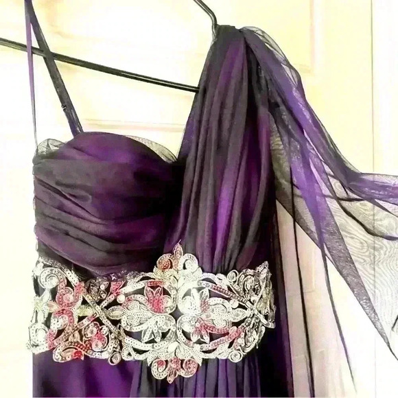 ZAHARAS VIOLET PURPLE  GOWN SILVER SEQUINS SIZE 2 - Picture 1 of 8